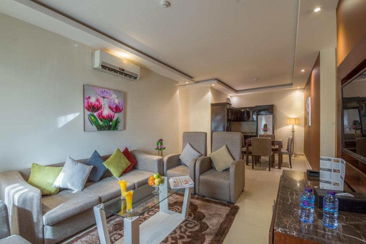 Al Muhaidb Jarir - Al Malaz Riyad Extérieur photo